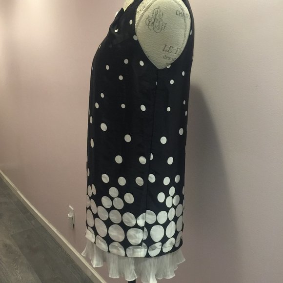 Size S Polka dot sleeveless satin dress black & white pleated trim button decor - Picture 5 of 10
